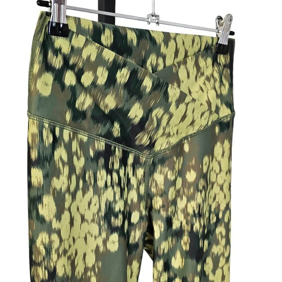 Aerie Women's  Crossover Leggings Size Medium High Rise 7/8 - Picture 3 of 6